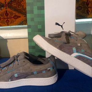 Boys Size 2.5 Puma × Minecraft With Original box